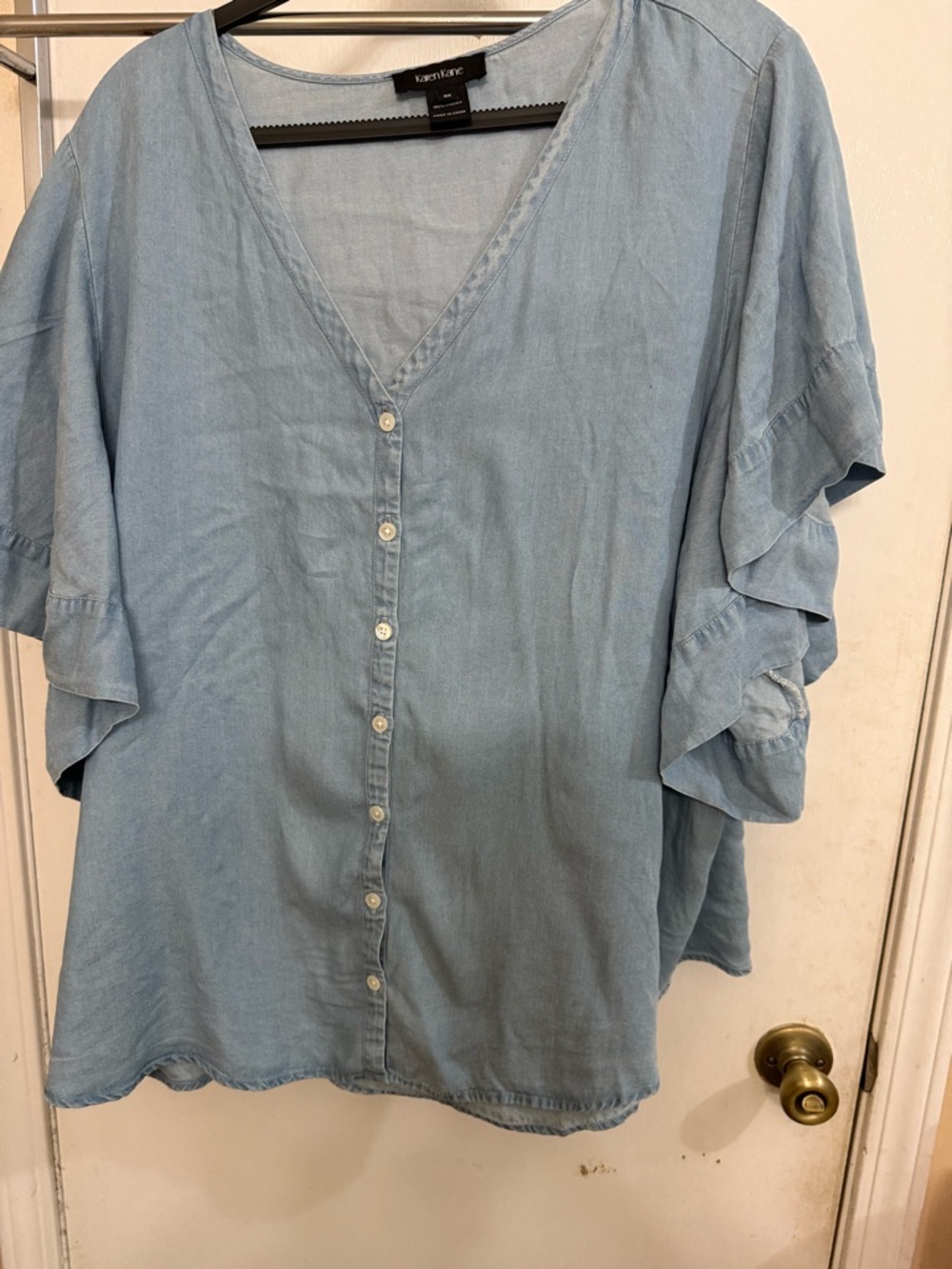 Karen Kane Light Chambray Button-Front Women's Top